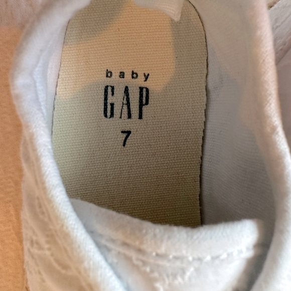 Gap  toddler white Espadrilles. Size 7 - Picture 6 of 6
